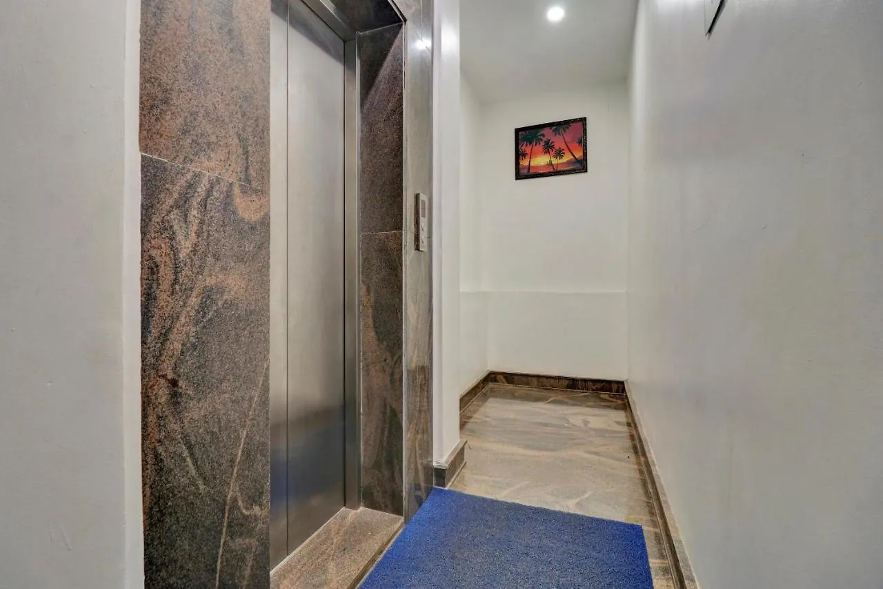 מלון Tullipurmbu Oyo Townhouse 1070 Ramis Plaza
