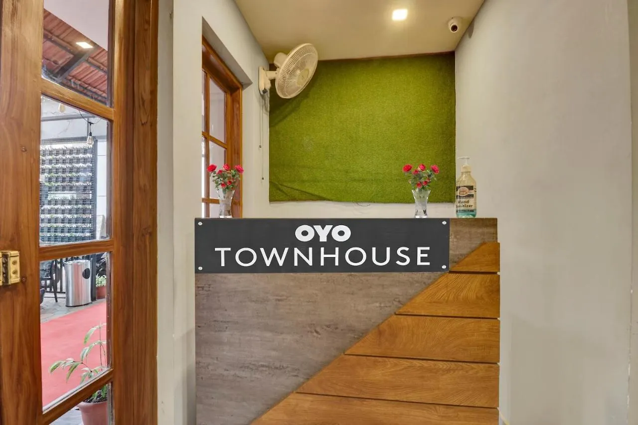 מלון Tullipurmbu Oyo Townhouse 1070 Ramis Plaza