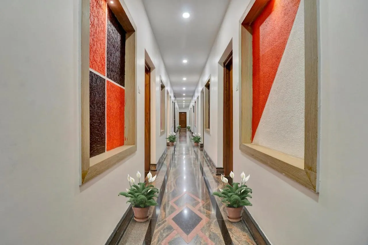 ホテルOyo Townhouse 1070 Ramis Plaza Tullipurmbu 3*,  インド